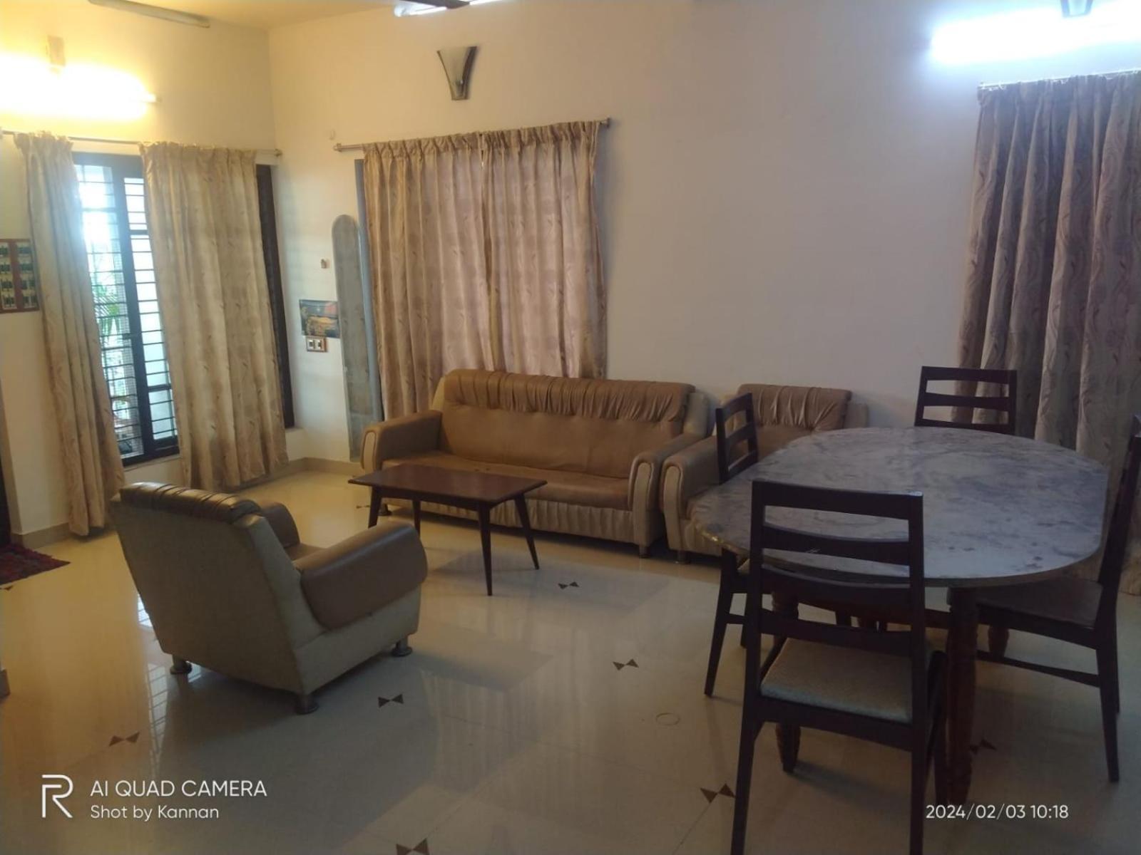 Parthasarathy Home Stay Thiruvananthapuram Bagian luar foto